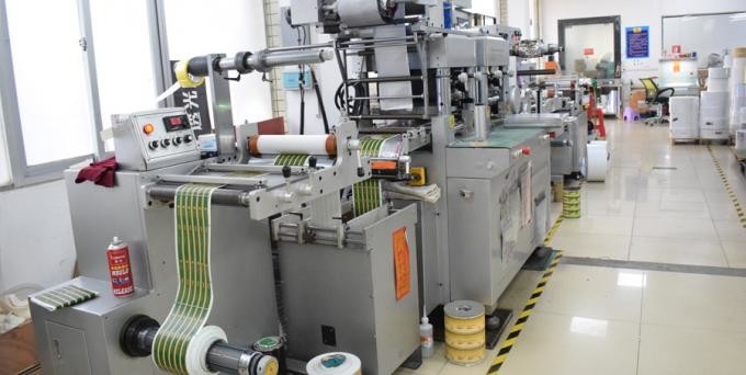 GUANGZHOU YM PACKAGE PRODUCTS CO.,LTD. ligne de production du fabricant