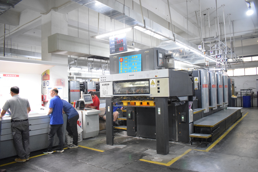 GUANGZHOU YM PACKAGE PRODUCTS CO.,LTD. ligne de production du fabricant