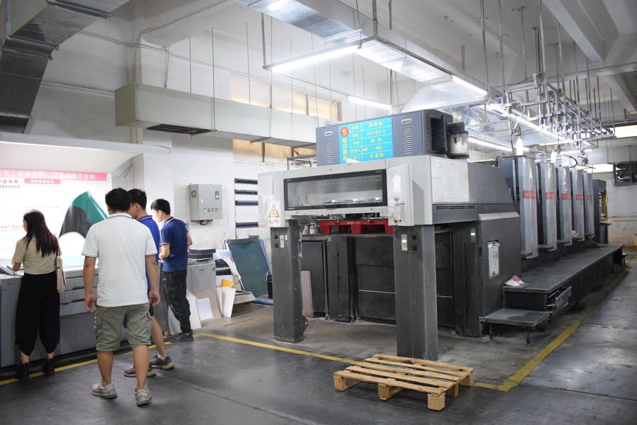 GUANGZHOU YM PACKAGE PRODUCTS CO.,LTD. ligne de production du fabricant