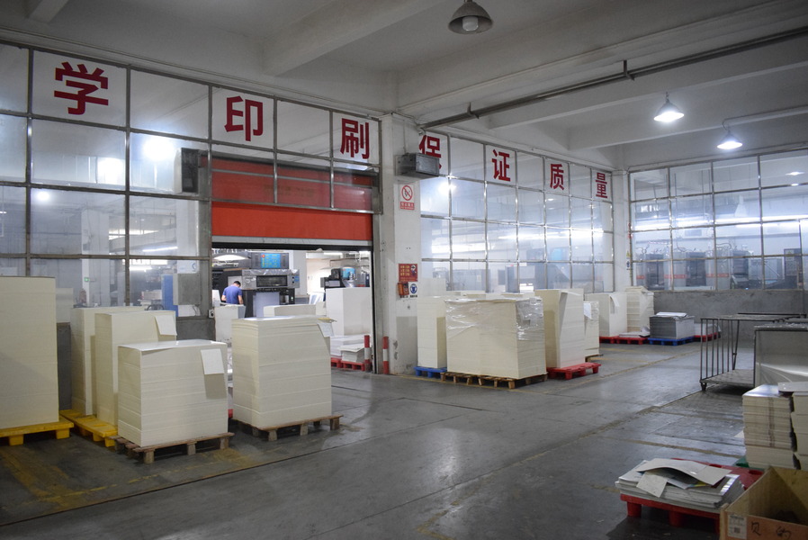 GUANGZHOU YM PACKAGE PRODUCTS CO.,LTD. ligne de production du fabricant
