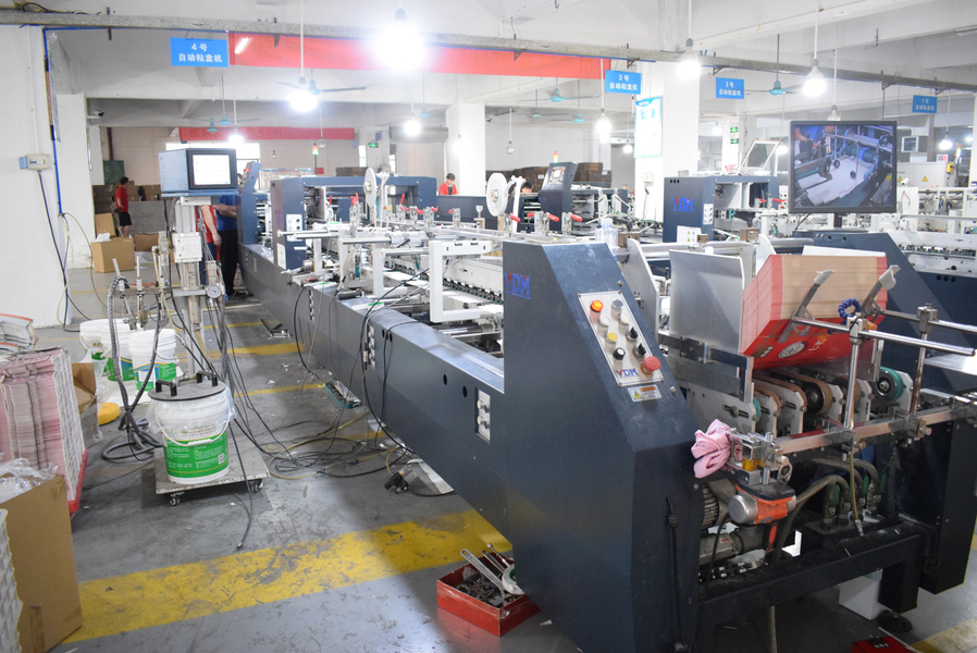 GUANGZHOU YM PACKAGE PRODUCTS CO.,LTD. ligne de production du fabricant