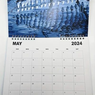 Impression de calendrier personnalisé en couleur complète mettant en évidence les principales fêtes américaines